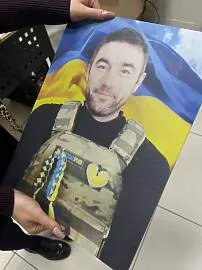 Табличка з композитного матеріалу